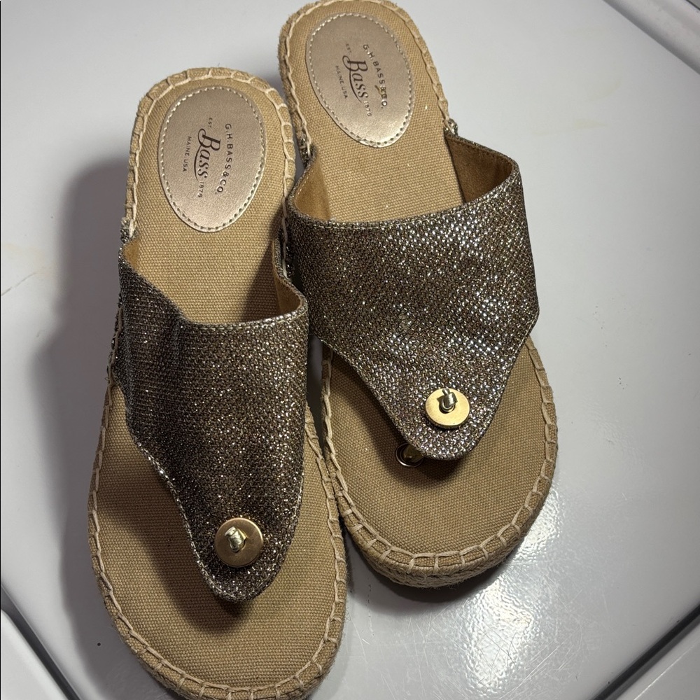 G.H. Bass brand sandals Size 8